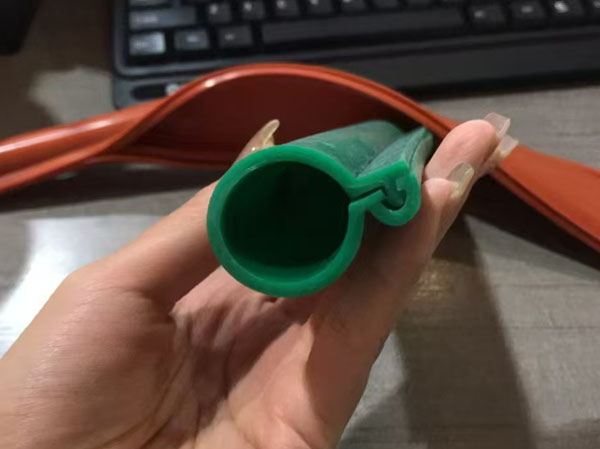 卡扣式絕緣護(hù)套管